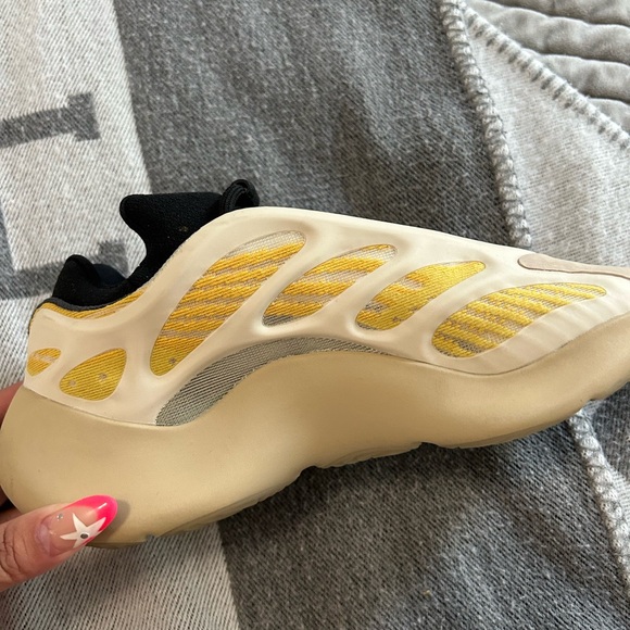 Yezzy - Picture 2 of 3